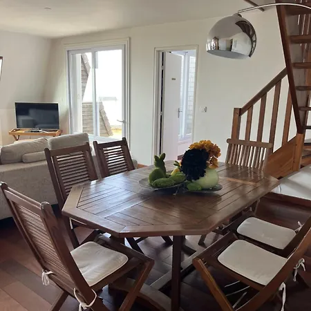 Апартаменты Grand Appartement, 4 En Front De Mer Кабур